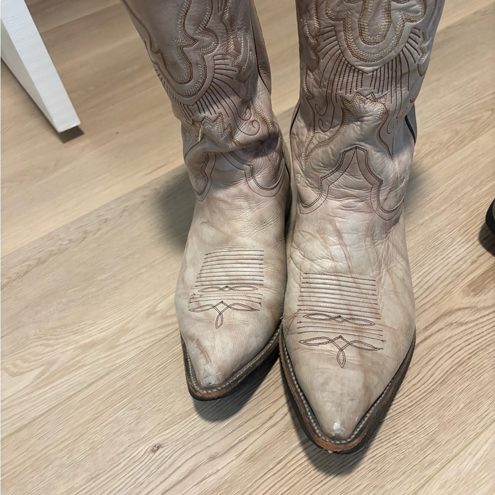 Vintage Rudel Cowboy Boots with Decorative Stitching and Angled Heels